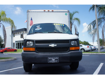 chevrolet express cutaway 2007 white g3500 cargo v8 automatic 33177