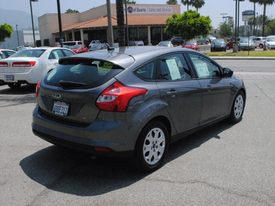 ford focus 2012 gray hatchback se 4 cylinders automatic 91010