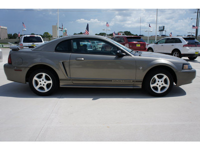 ford mustang 2001 dk  gray coupe 6 cylinders automatic 77043