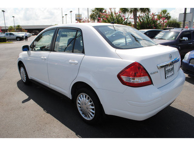 nissan versa 2008 white sedan gasoline 4 cylinders front wheel drive automatic with overdrive 77581
