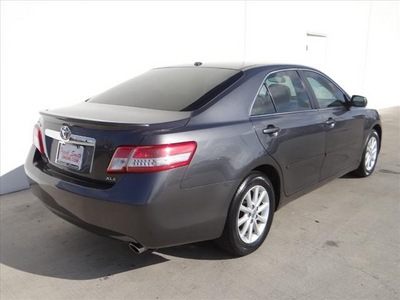 toyota camry 2010 dk  gray sedan xle gasoline 4 cylinders front wheel drive automatic 78577