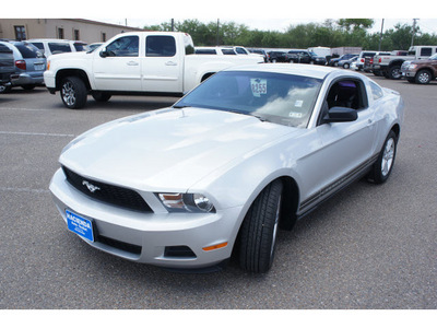 ford mustang 2010 silver coupe v6 gasoline 6 cylinders rear wheel drive automatic 78539
