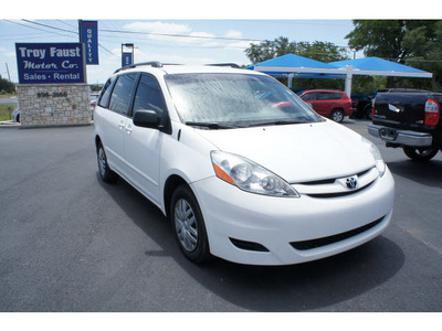 toyota sienna 2007 off white van le 7 passenger gasoline 6 cylinders front wheel drive automatic 78028