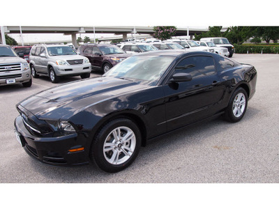 ford mustang 2013 black coupe v6 gasoline 6 cylinders rear wheel drive automatic 77074