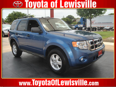 ford escape 2010 blue suv xlt gasoline 4 cylinders front wheel drive automatic 75067