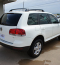 volkswagen touareg 2005 white suv gasoline 6 cylinders all whee drive 6 speed automatic 76108