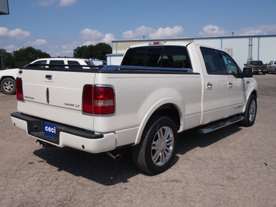 lincoln mark lt 2007 white gasoline 8 cylinders rear wheel drive automatic 78861