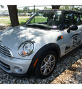 mini cooper 2011 off white hatchback gasoline 4 cylinders front wheel drive automatic 78729