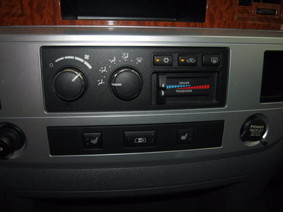 dodge ram pickup 1500 2006 gray laramie gasoline 8 cylinders rear wheel drive automatic 75150