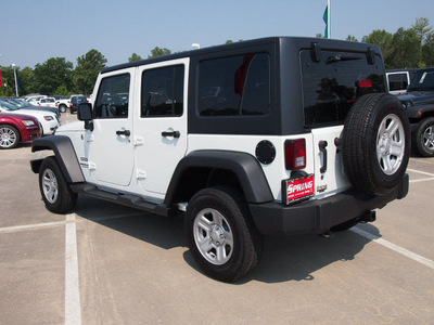 jeep wrangler unlimited 2012 white suv sport gasoline 6 cylinders 4 wheel drive automatic 77388