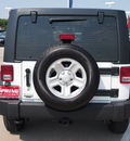 jeep wrangler unlimited 2012 white suv sport gasoline 6 cylinders 4 wheel drive automatic 77388