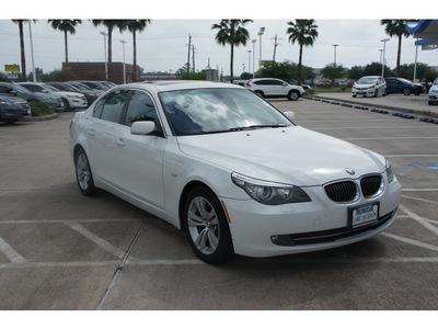 bmw 5 series 2009 white sedan 528i gasoline 6 cylinders rear wheel drive shiftable automatic 77566