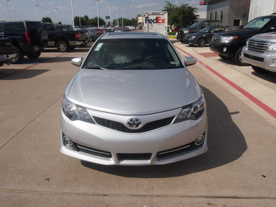 toyota camry 2012 silver sedan se gasoline 4 cylinders front wheel drive 6 speed automatic 76053