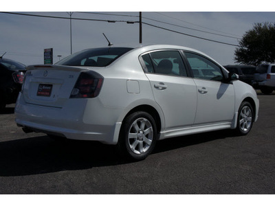 nissan sentra 2012 white sedan 2 0 sr gasoline 4 cylinders front wheel drive automatic with overdrive 78840