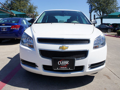 chevrolet malibu 2012 white sedan ls gasoline 4 cylinders front wheel drive not specified 76051