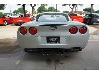 chevrolet corvette 2012 blade silv coupe gasoline 8 cylinders rear wheel drive not specified 76051