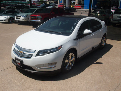 chevrolet volt 2012 summ white hatchback premium i 4 cylinders front wheel drive not specified 76051