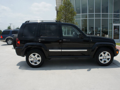 jeep liberty 2005 black suv limited gasoline 6 cylinders rear wheel drive 4 speed automatic 75070