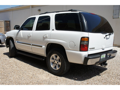 gmc yukon 2005 white suv slt gasoline 8 cylinders rear wheel drive automatic 78757