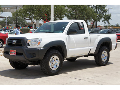 toyota tacoma 2012 white gasoline 4 cylinders 4 wheel drive 5 speed manual 78232