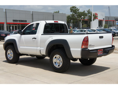 toyota tacoma 2012 white gasoline 4 cylinders 4 wheel drive 5 speed manual 78232