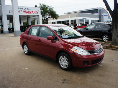 nissan versa 2010 dk  red sedan 1 8 s gasoline 4 cylinders front wheel drive automatic with overdrive 76116