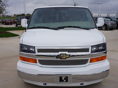 chevrolet express cargo 2012 white van 1500 conversion flex fuel 8 cylinders rear wheel drive not specified 76051