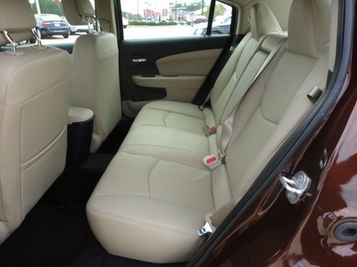 chrysler 200 2012 deep auburn pearl sedan limited gasoline 4 cylinders front wheel drive automatic 77375