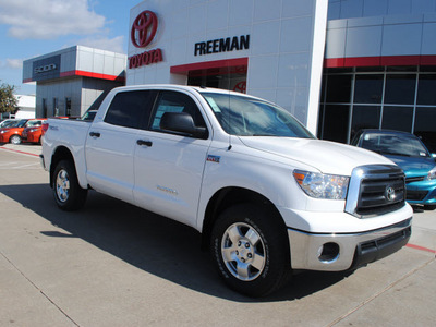 toyota tundra 2012 white flex fuel 8 cylinders 4 wheel drive 6 speed automatic 76053