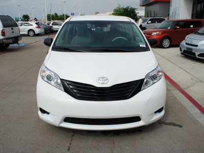 toyota sienna 2012 white van gasoline 4 cylinders front wheel drive 6 speed automatic 76053