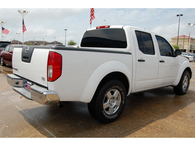 nissan frontier 2007 white se gasoline 6 cylinders rear wheel drive automatic with overdrive 77034