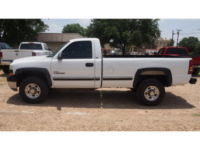 chevrolet silverado 2500hd 2001 white diesel 8 cylinders rear wheel drive automatic with overdrive 76520