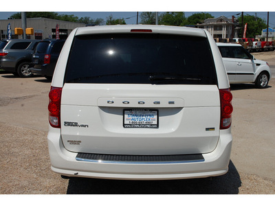 dodge grand caravan 2011 white van mainstreet flex fuel 6 cylinders front wheel drive automatic with overdrive 76520