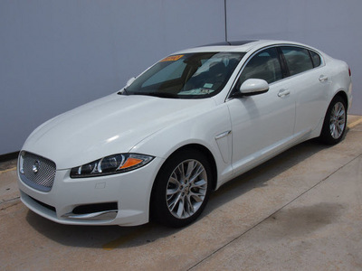 jaguar xf 2012 white sedan gasoline 8 cylinders rear wheel drive automatic 77090