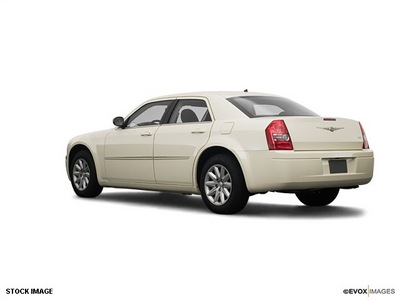 chrysler 300 2008 sedan lx gasoline 6 cylinders rear wheel drive 4 speed automatic 77338