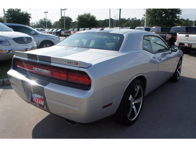 dodge challenger 2012 silver coupe gasoline 8 cylinders rear wheel drive automatic 77338