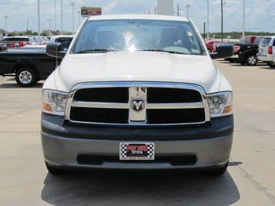 dodge ram pickup 1500 2009 white pickup truck st gasoline 6 cylinders 2 wheel drive automatic with overdrive 77469