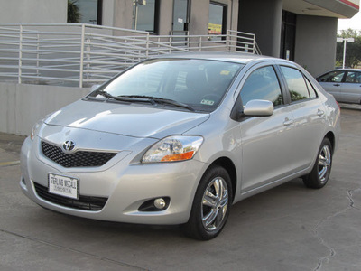 toyota yaris 2010 silver sedan gasoline 4 cylinders front wheel drive automatic with overdrive 77074