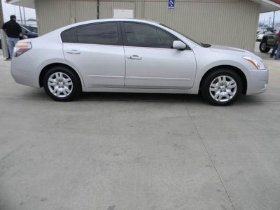 nissan altima 2011 sedan 2 5 s gasoline front wheel drive 79110