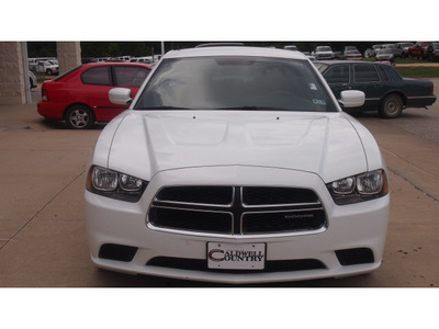 dodge charger 2012 white sedan se 6 cylinders automatic with overdrive 77836