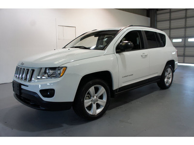 jeep compass 2011 white suv fwd gasoline 4 cylinders 2 wheel drive not specified 77471