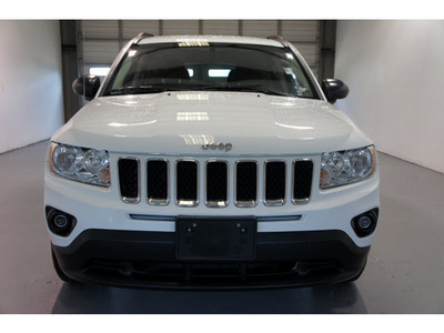 jeep compass 2011 white suv fwd gasoline 4 cylinders 2 wheel drive not specified 77471