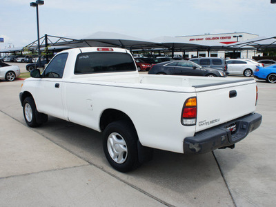 toyota tundra 2002 white pickup truck 6 cylinders 5 speed manual 76087