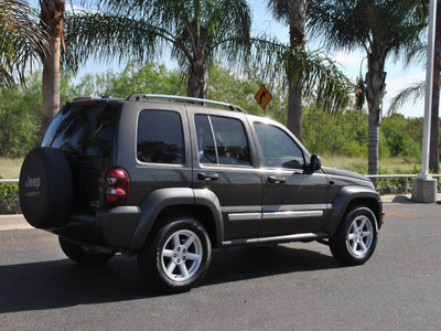 jeep liberty 2005 green suv limited gasoline 6 cylinders rear wheel drive automatic with overdrive 78550