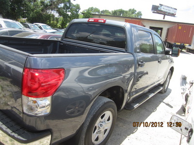 toyota tundra crewmax