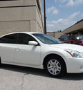 nissan altima 2011 white sedan 2 5 s gasoline 4 cylinders front wheel drive automatic 76011