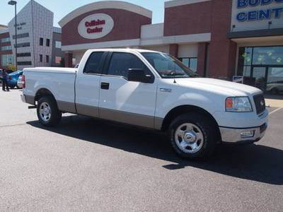 ford f 150 2005 white pickup truck xlt gasoline 8 cylinders rear wheel drive 4 speed automatic 46168