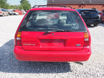 ford escort 1998 red wagon se gasoline 4 cylinders front wheel drive 5 speed manual 46168