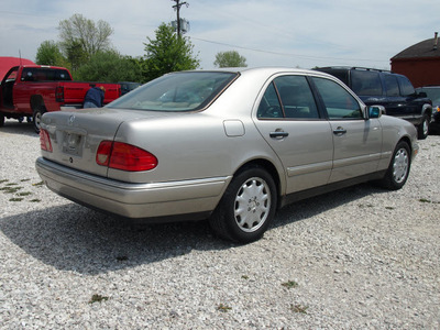 mercedes benz e class 1998 silver sedan e320 4matic gasoline 6 cylinders all whee drive 5 speed automatic 46168