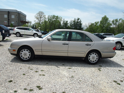 mercedes benz e class 1998 silver sedan e320 4matic gasoline 6 cylinders all whee drive 5 speed automatic 46168